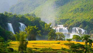 Waterfalls and the beauties in the Northern Vietnam