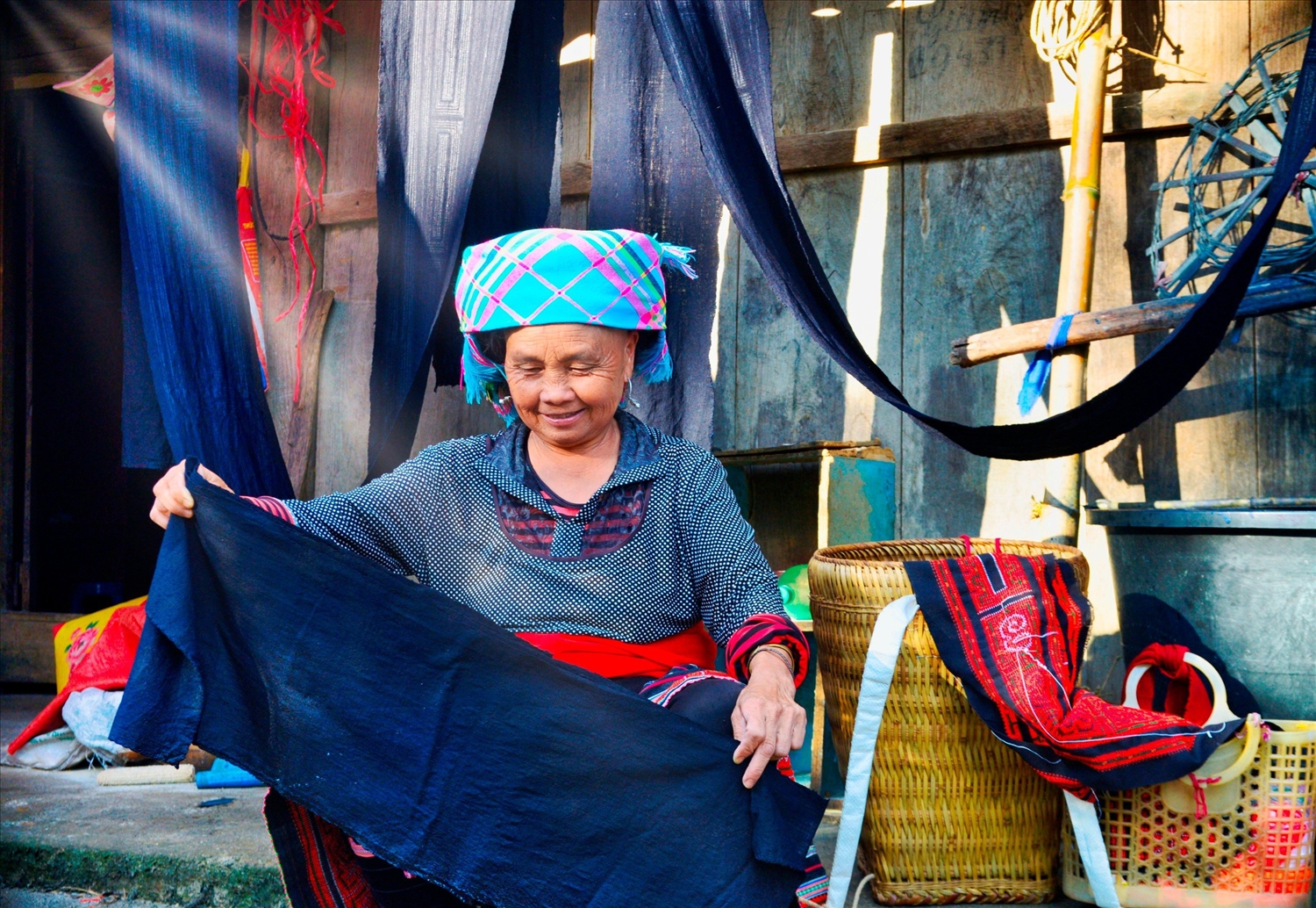 Indigo dyeing (ch&agrave;m) in Vietnam: a living tradition of ethnic communities