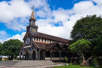 10 most famous churches in Vietnam