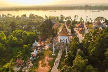 Travel along the water in Cambodia