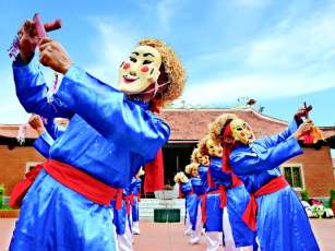 Xuan Pha Dance: Vietnam&rsquo;s 1,000-Year-Old Folk Performance That Tells a Story of Diplomacy and Cultural Exchange