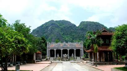 Thai Vi - sacred temple in the heart of the valleys of Ninh Bình