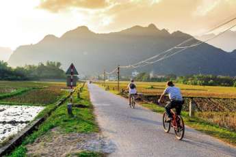 Discovering the natural beauty of Mai Chau by bike