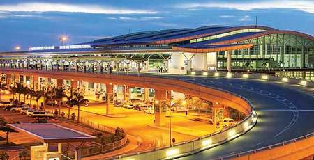 Tan Son Nhat International Airport and How to get to city center