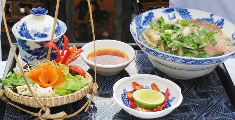7 famous foods in Hue