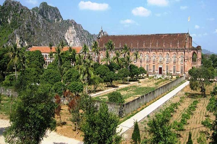 Chau Son Monastery, a heaven of tranquillity in Ninh Binh