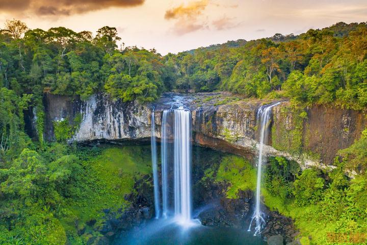 The majestic beauty of Hang En Waterfall-K50