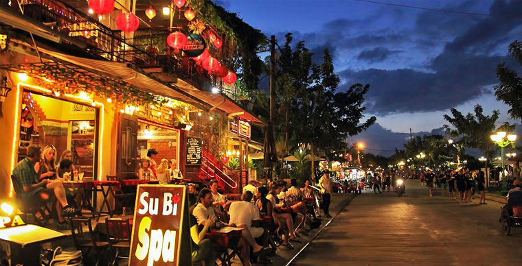 Hoi An night markets: a must-see in the old city