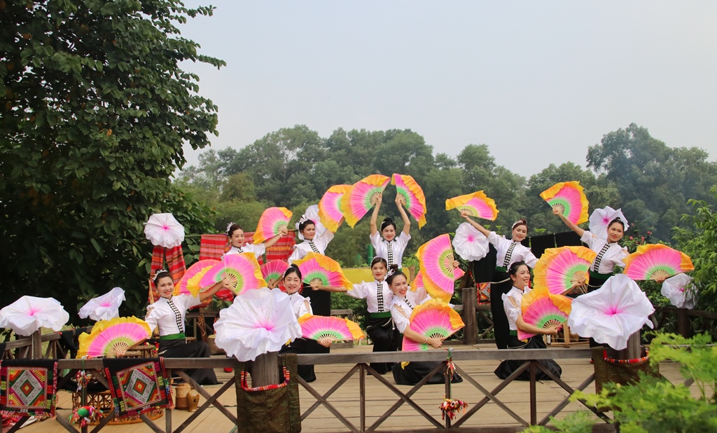 Kha Village: where ancestral Vietnam welcomes you with open arms