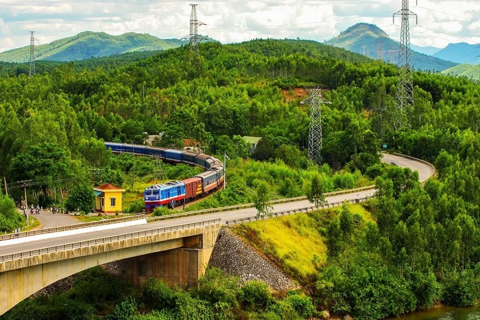 Travel by train in Vietnam, why not?