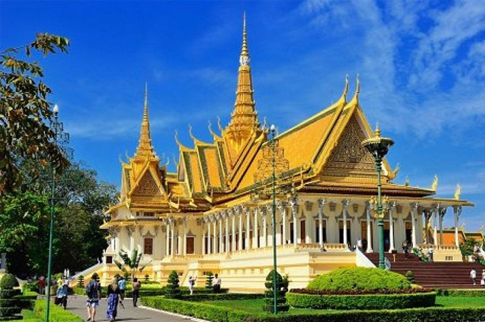 The Royal Palace of Phnom Penh - 5 things to see absolutely