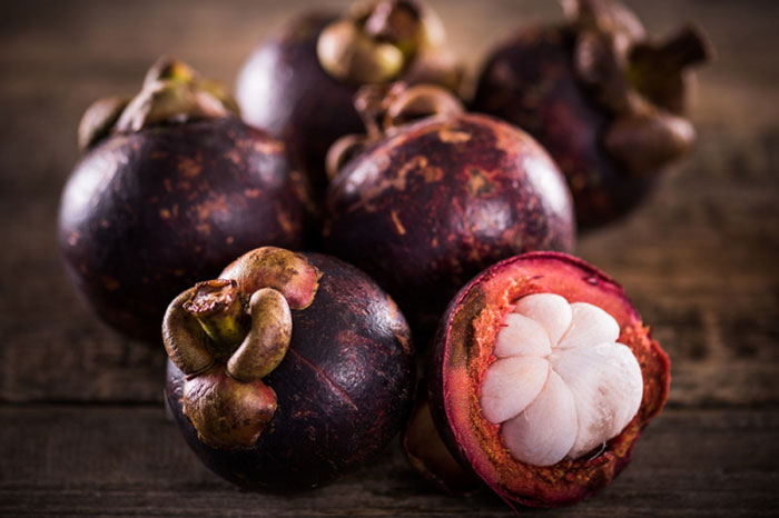 10 exotic fruits in Vietnam mangosteen