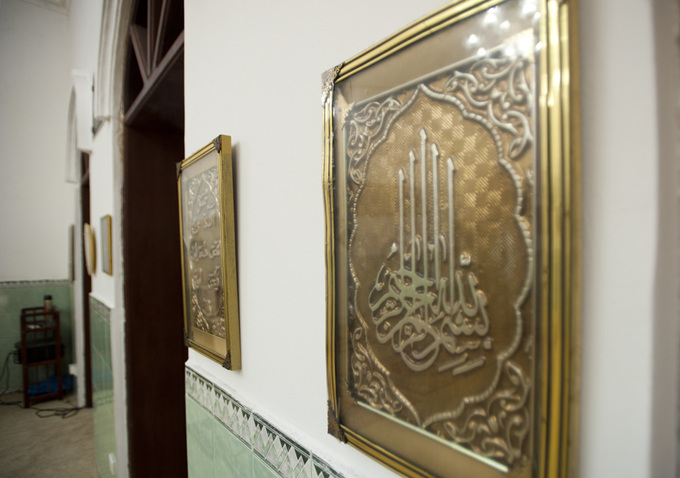 Al-Noor Masjid Mosque in Hanoi decor