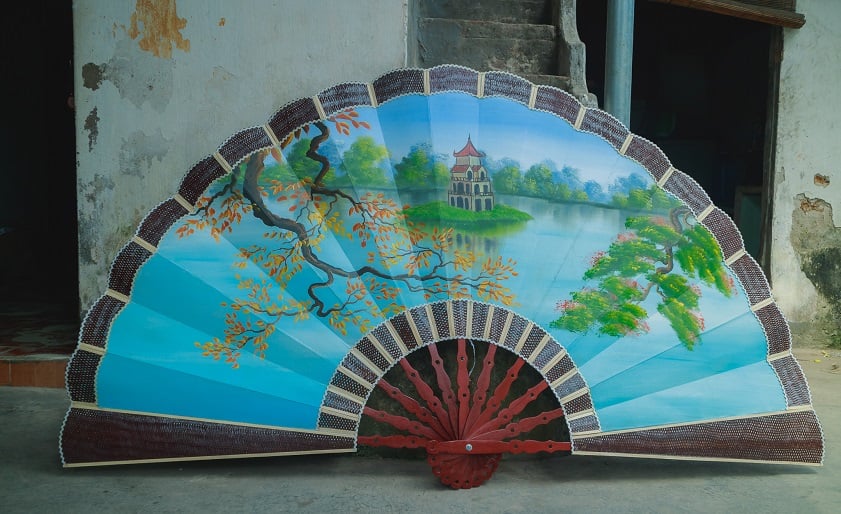 Chang Son Fan Village is located approximately 30 kilometres from the capital city of Hanoi.