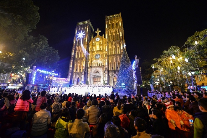 Christmas and New Year outing ideas in hanoi church