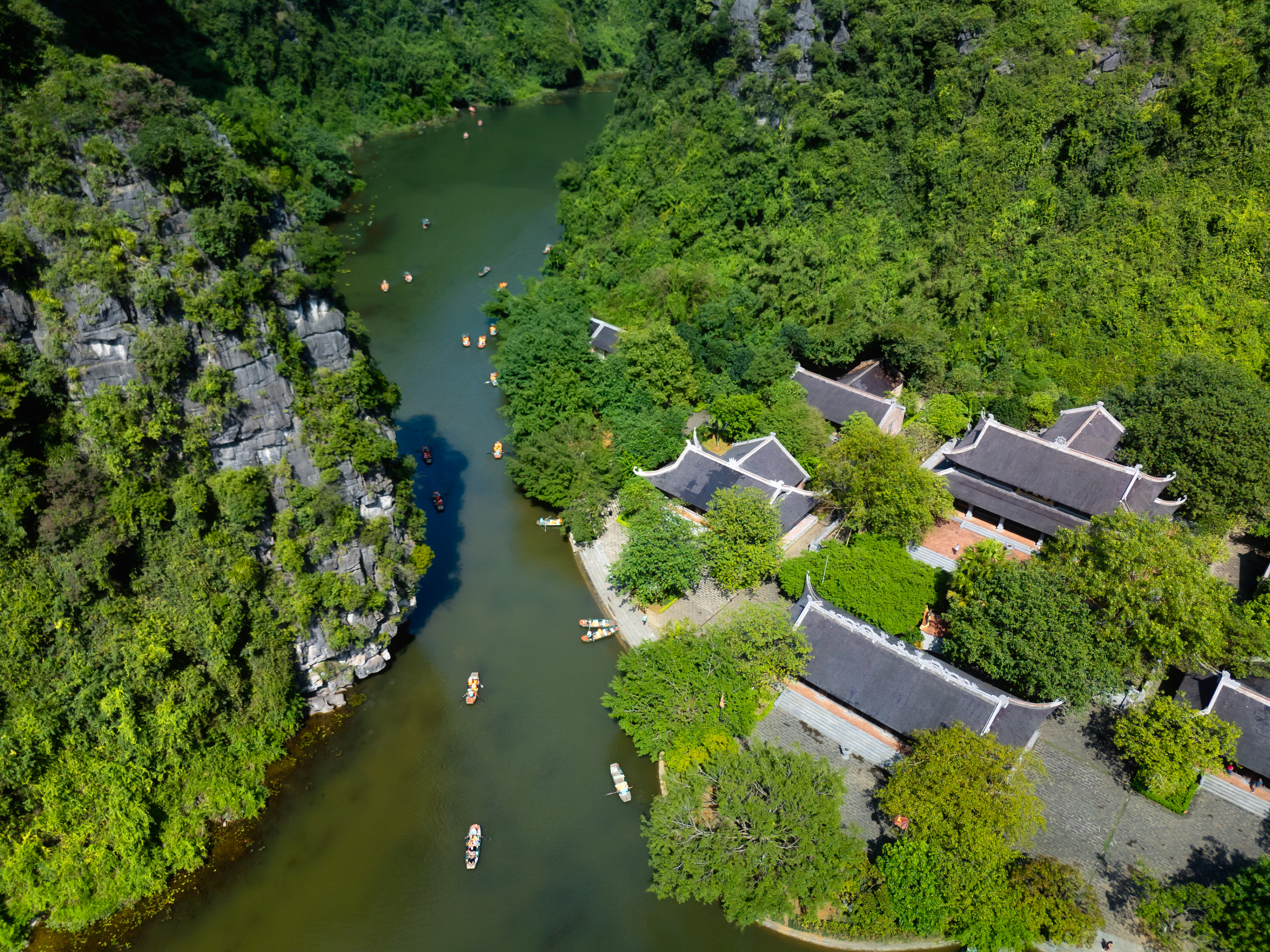 Trang An in Ninh Binh is also a favorite spot for many photographers. Photo taken by Authentik Vietnam