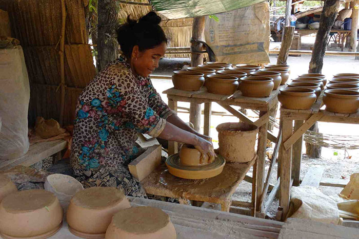 Kampong Chhnang city, Oudong, Tonle Sap river, Tralach, Cambodia travel