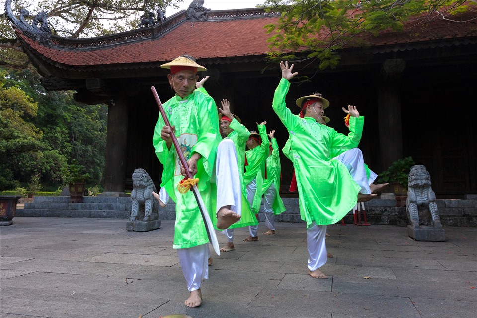 Through traditional songs, rhythmic music, and expressive dance movements, Ai Lao Dance brings its cultural story to life.