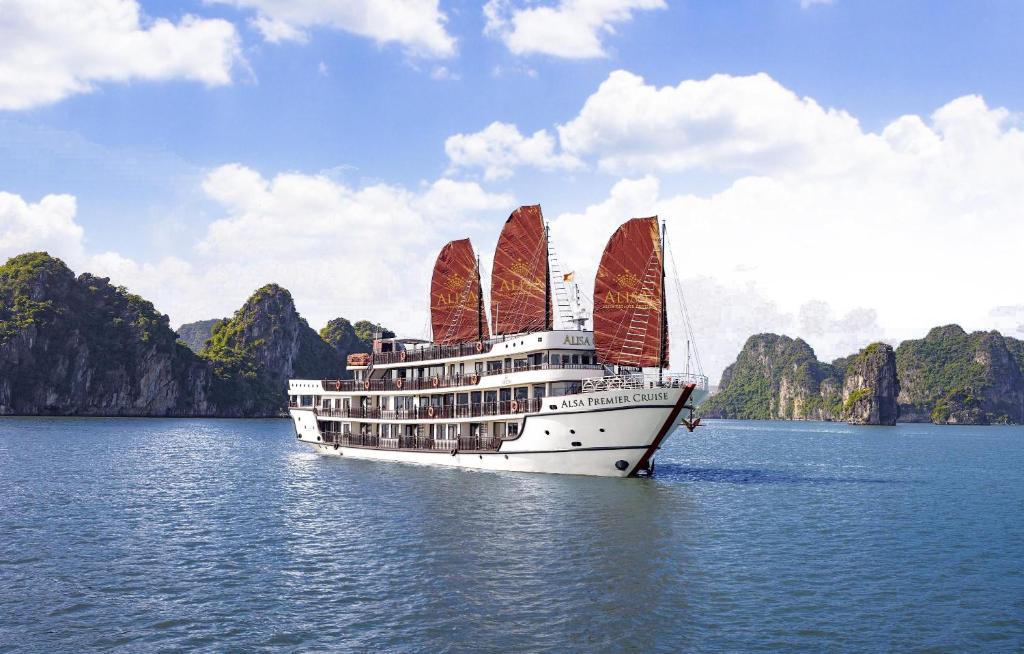 alisa cruise, halong bay cruise, how to choose ha long bay cruise, halong bay 4 star cruise, halong bay cruise 2 days 1 night, halong bay cruise 3 days 2 nights