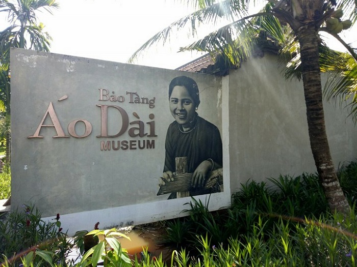 ao dai museum entrance