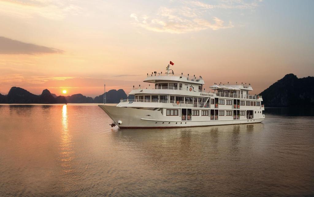 athena cruise, halong bay cruise, how to choose ha long bay cruise, halong bay 4 star cruise, halong bay cruise 2 days 1 night, halong bay cruise 3 days 2 nights