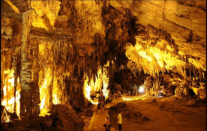 ba be lake hua ma cave