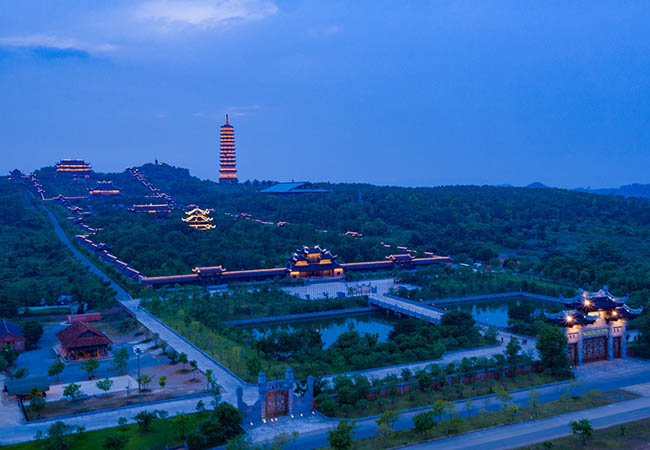 bai dinh pagoda in ninh binh