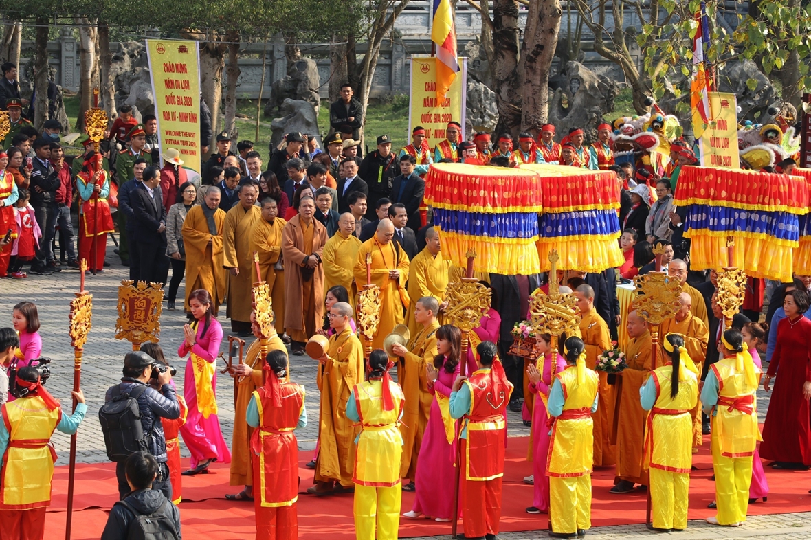 bai dinh pagoda festival, traditional festivals in vietnam, vietnam festival