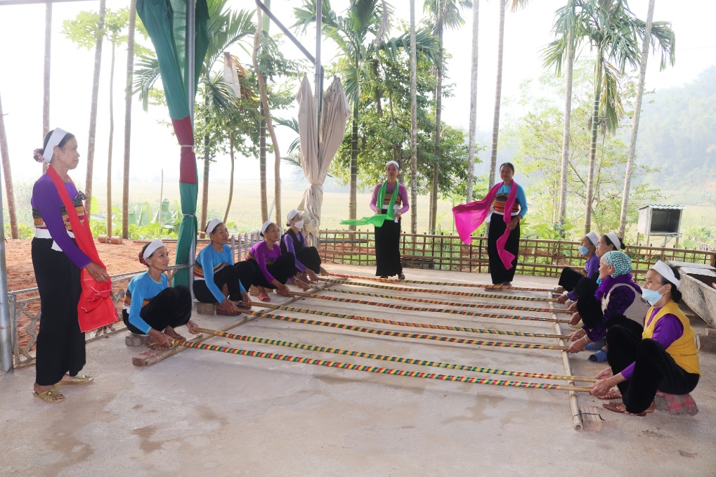 bamboo dance, Hoa Binh, Mai Chau, top 71 most beautiful places to visit worldwide