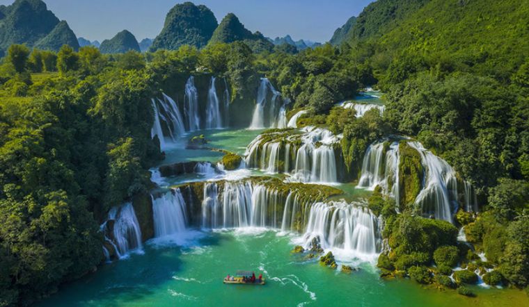 ban gioc waterfall, cao bang vietnam, northeast vietnam