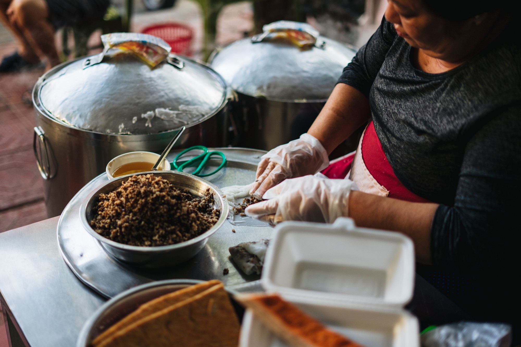 banh cuon ba xuan, what to eat in hanoi, hanoi cuisine, hanoi delicacies