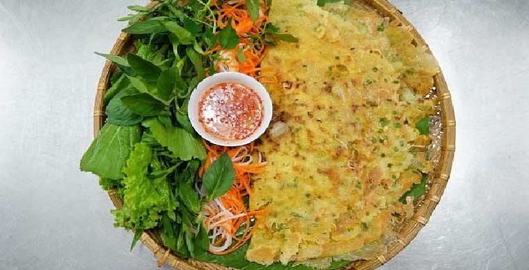 banh-xeo-sizzling-pancakes-must-try-food-in-vietnam