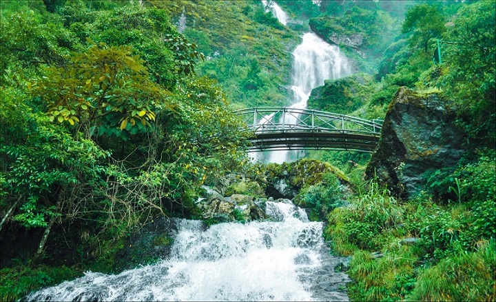 beautiful-waterfalls-in-sapa-vietnam-silver-waterfall