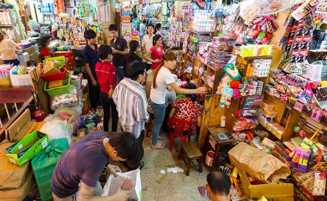 binh tay market ho chi minh stalls