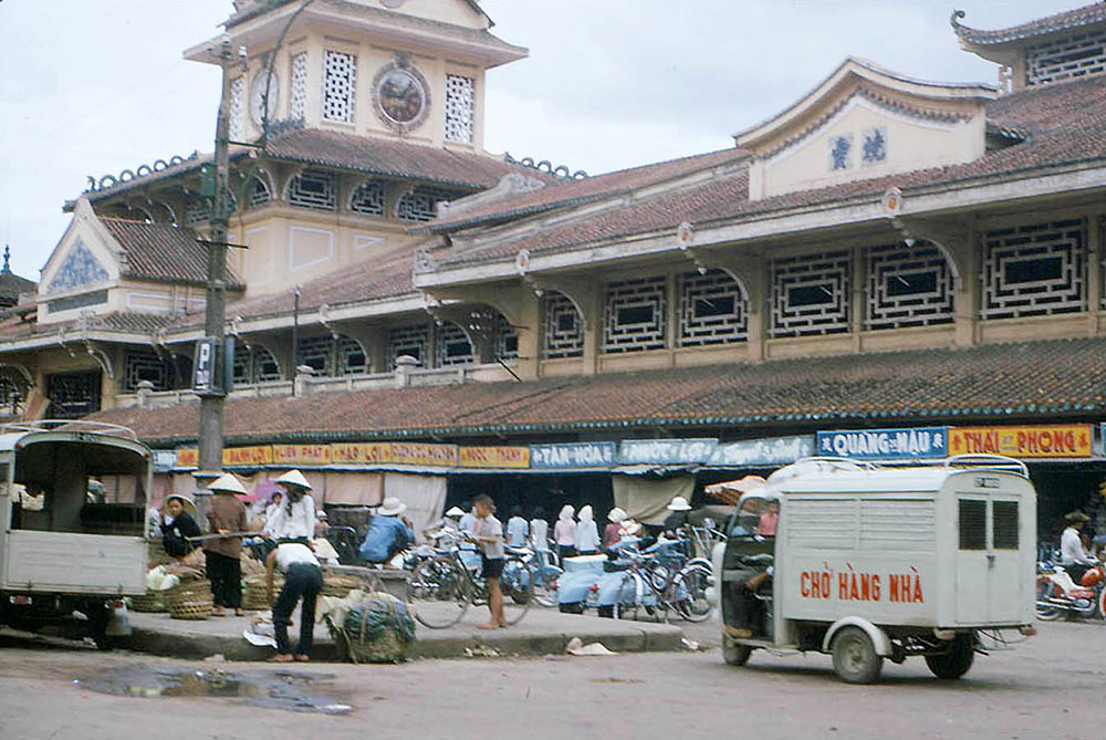 Binh Tay Market in the Past. Photo: Tuoi Tre