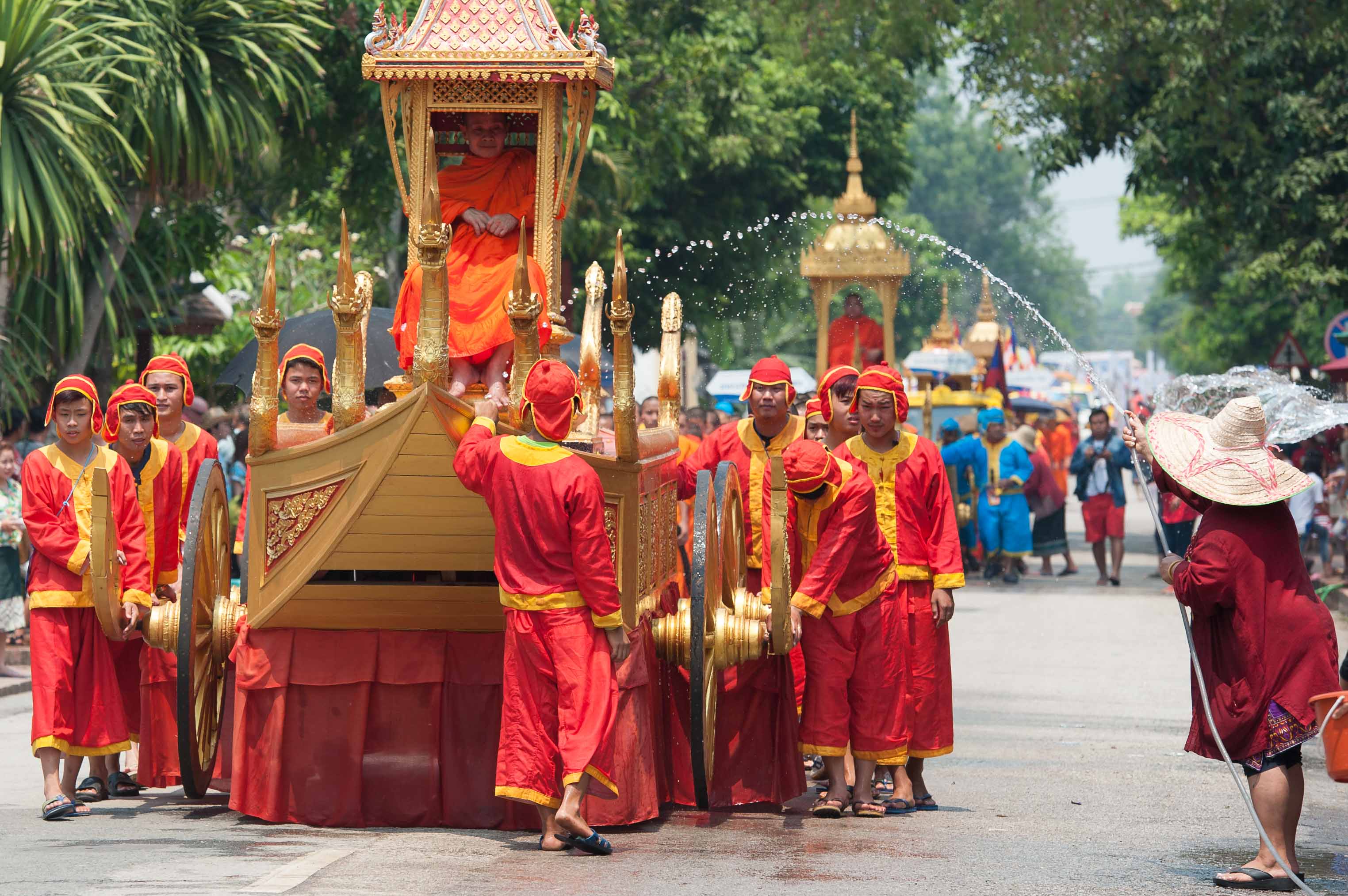 boun pi mai, laos new year