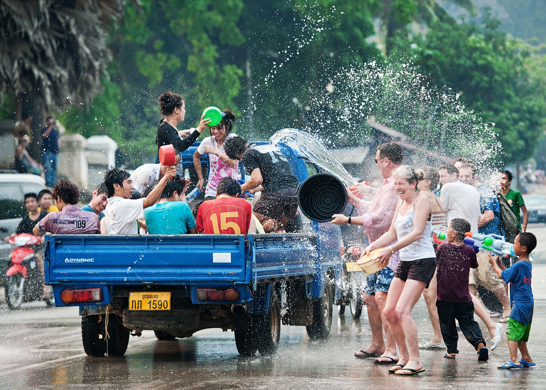 boun pi mai, laos new year