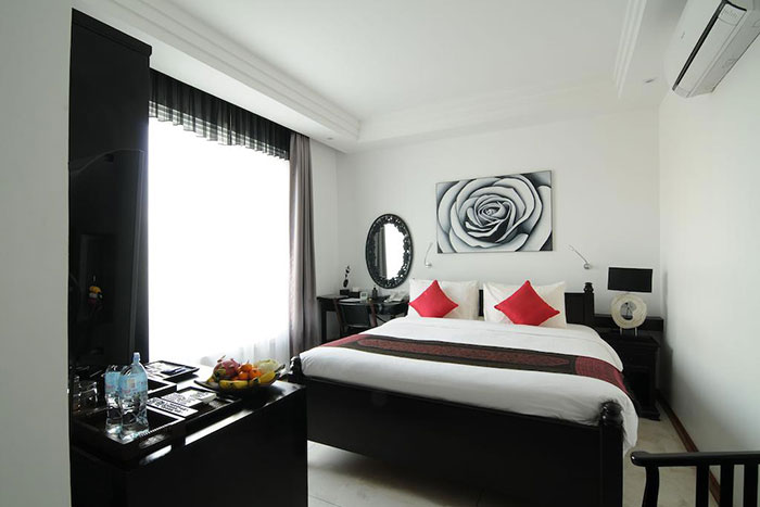 boutique hotels in Phnom Penh, stay in Phnom Penh, travel to Cambodia, Cambodian capital, Tonle Sap, Mekong