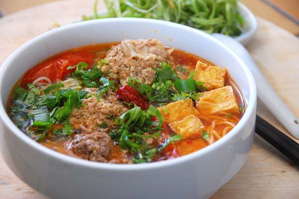 vietnamese crab noodle soup, bun rieu cua, how to make vietnamese crab noodle soup, how to prepare vietnamese crab noodle soup, steps to make crab noodle soup