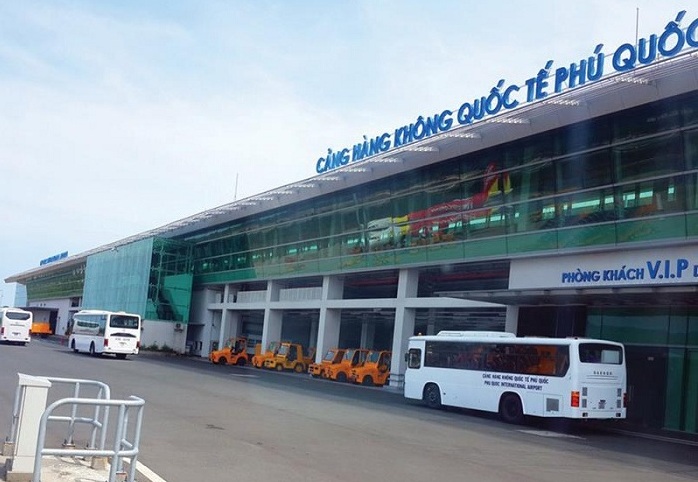 bus from phu quoc airport to centre town