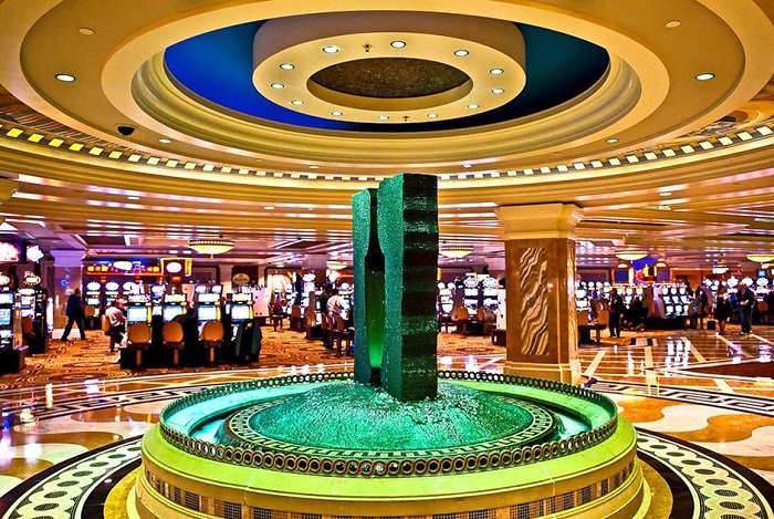 luxurious gambling clubs, 8 casinos in vietnam, 8 vietnamese casinos, gambling in vietnam, poker vietnam, caesar casino