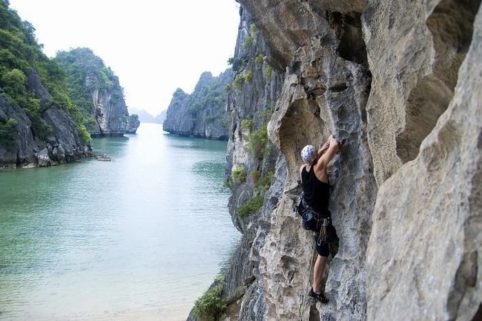 cat ba island climbing