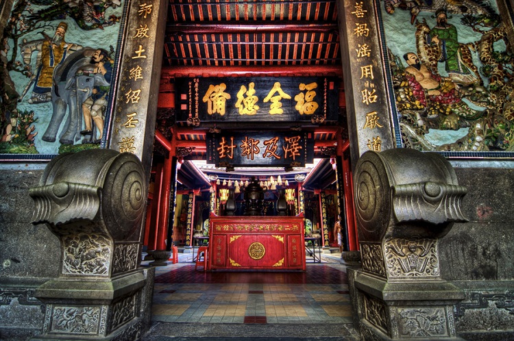 chaozhou assembly hall in hoi an