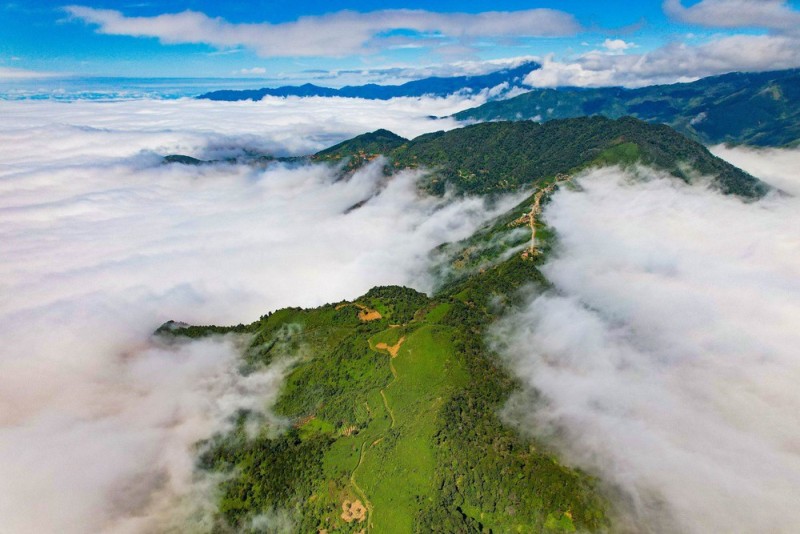 ta xua peak, son la, vietnam, cloud hunting in vietnam