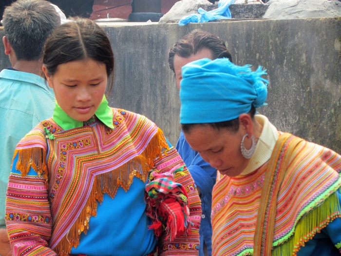 coc ly bac ha hmong women