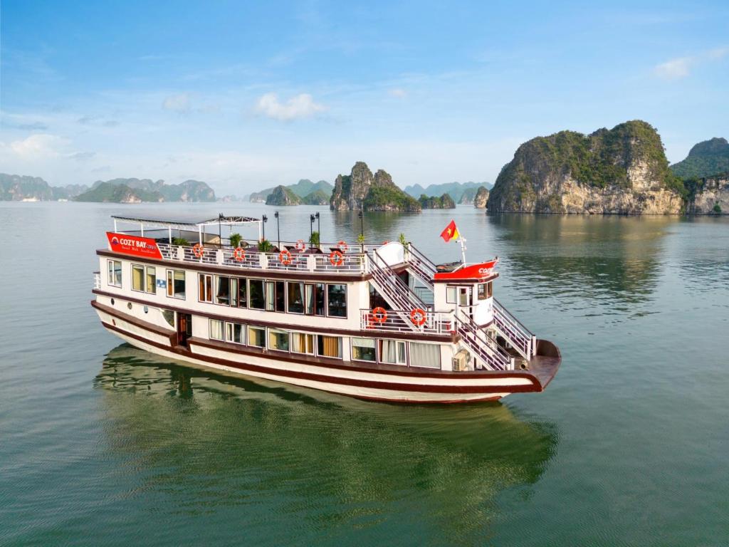 cozy bay cruise, halong bay cruise, how to choose ha long bay cruise, halong bay 3 star cruise, halong bay cruise 2 days 1 night, halong bay cruise 3 days 2 nights