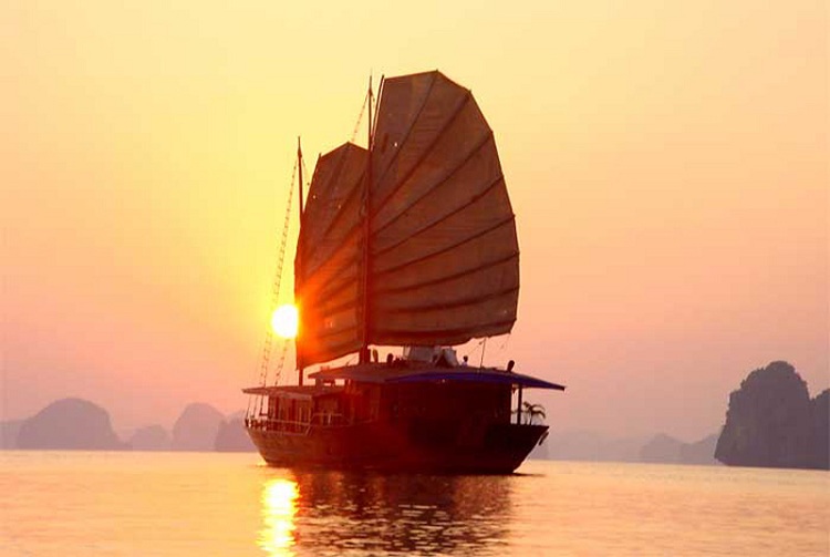 cruise over night on halong bay sunset