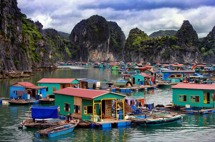 cruise bai tu long bay, 2 days 1 night boat trip, bai tu long bay, vung vieng village, fishing village, floating village
