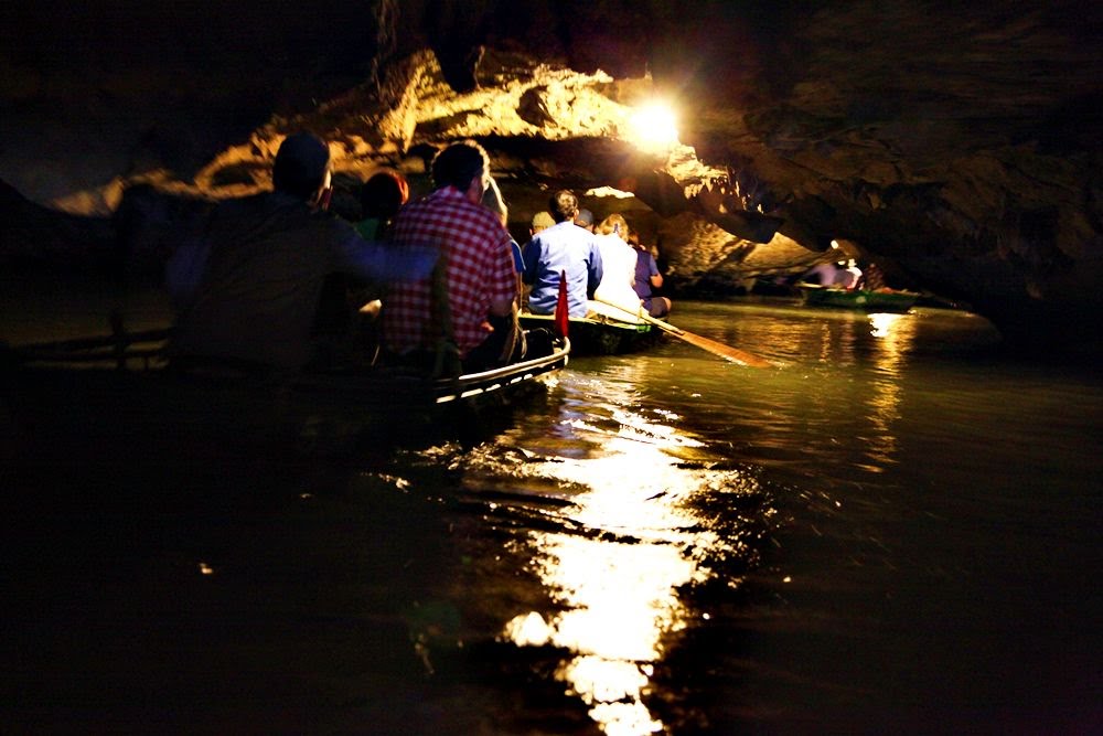 dark cave ninh binh, what to do in trang an, things to do in trang an