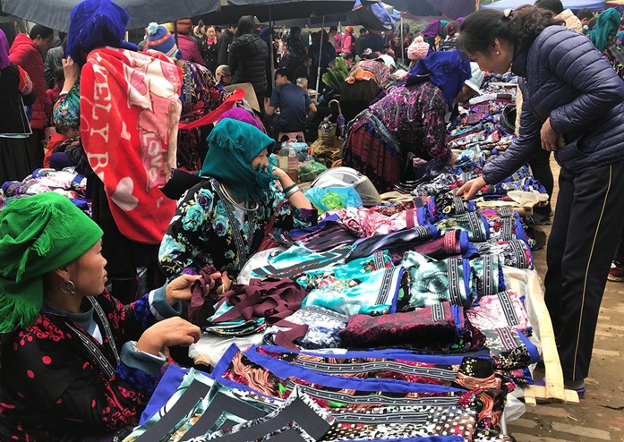 dien bien phu moutain market